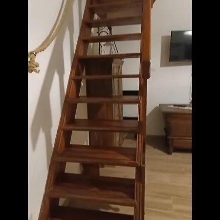 Antica Dimora De Ferrera - *